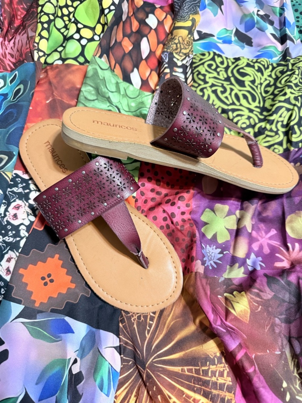 Maurices Burgundy Laser-Cut Toe-Post Sandals - New- Size 6M